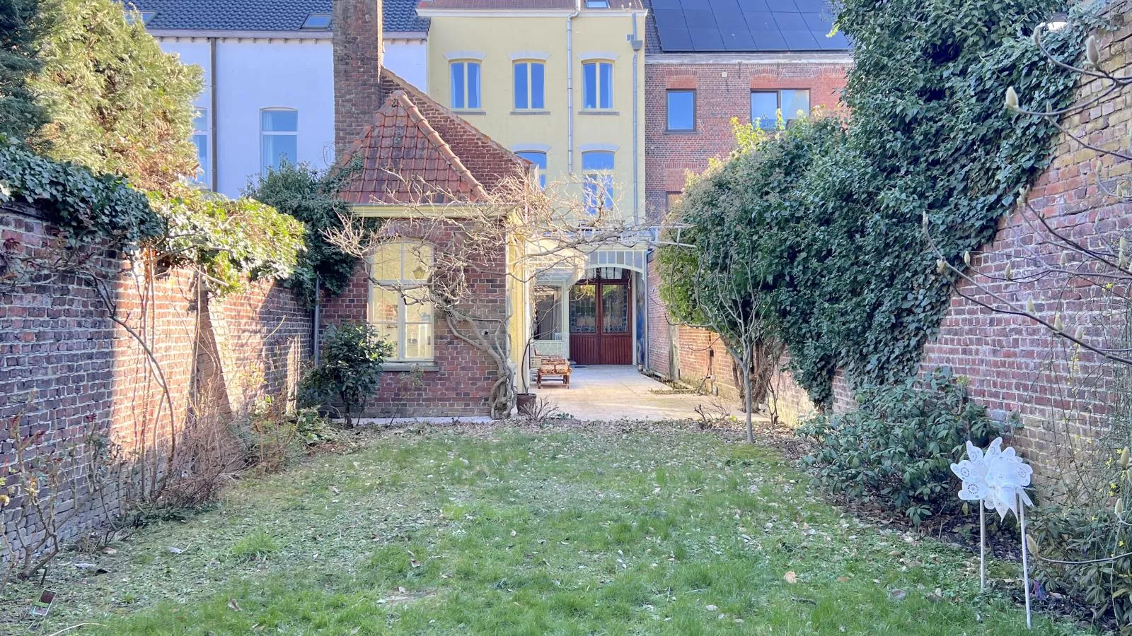 La Maison Bleue petite - Buitenkant zomer