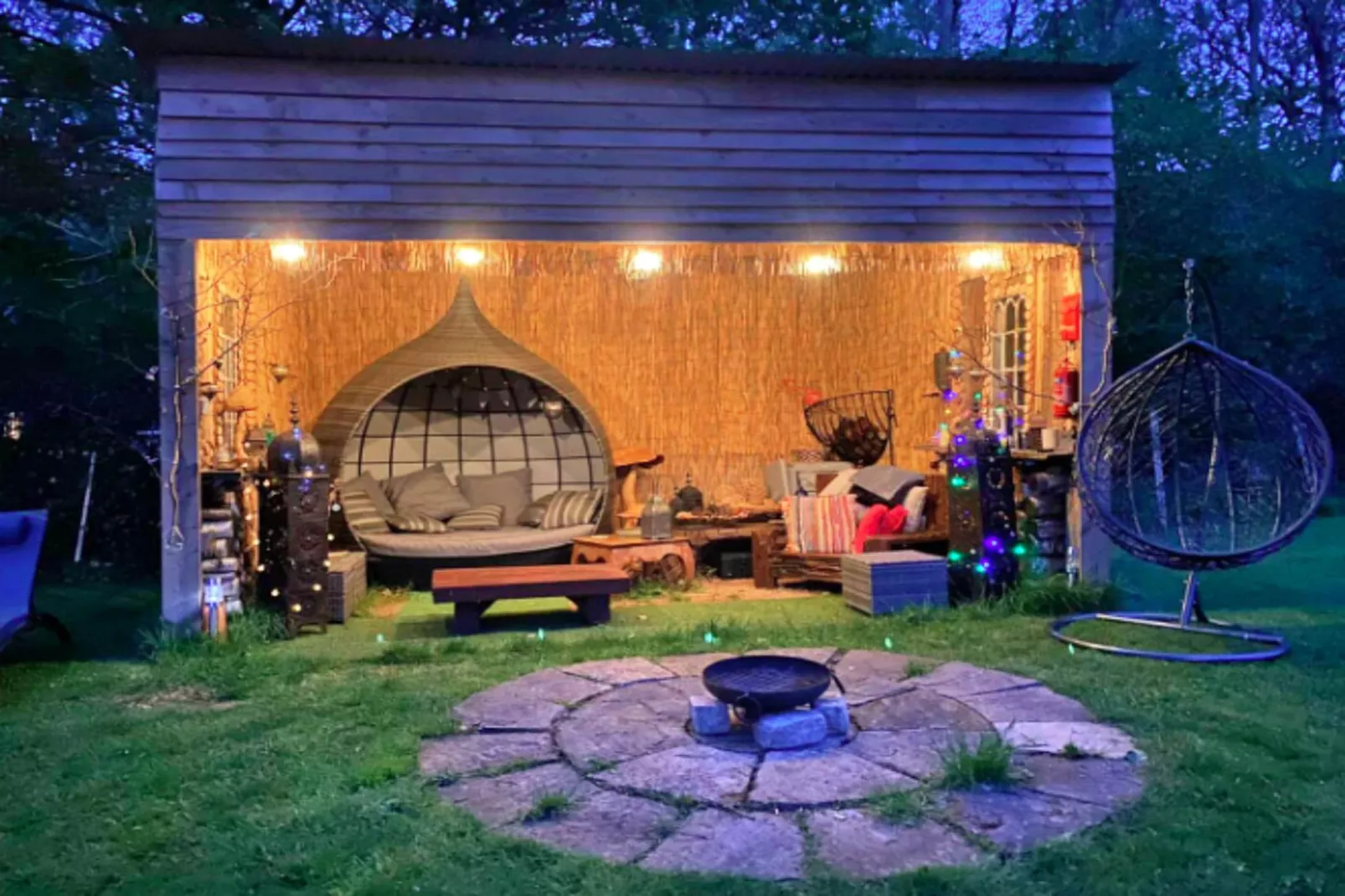Shepherd's Hut at Hilltop Farm-Buitenlucht