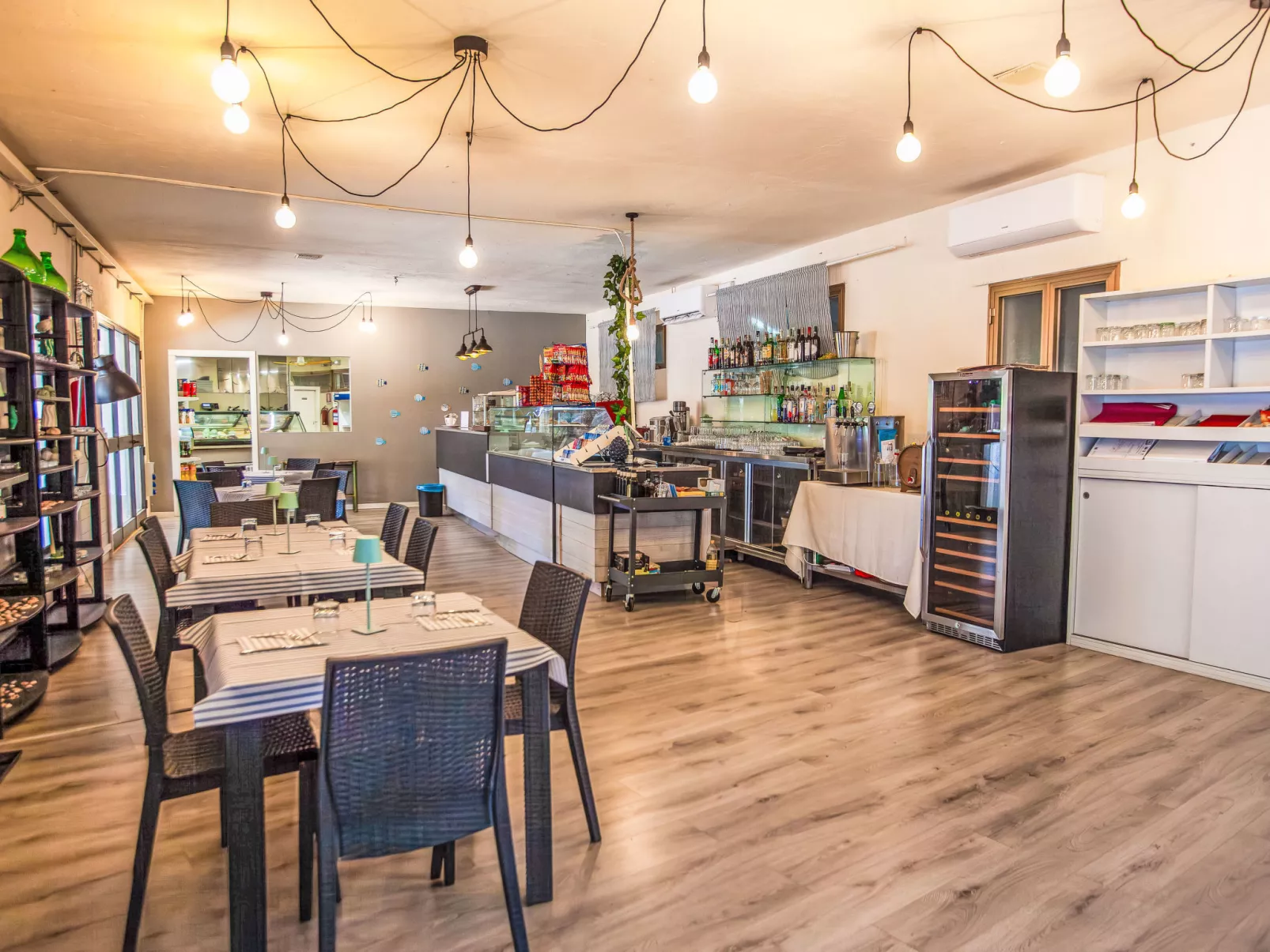 Costa D'Argento - Binnen