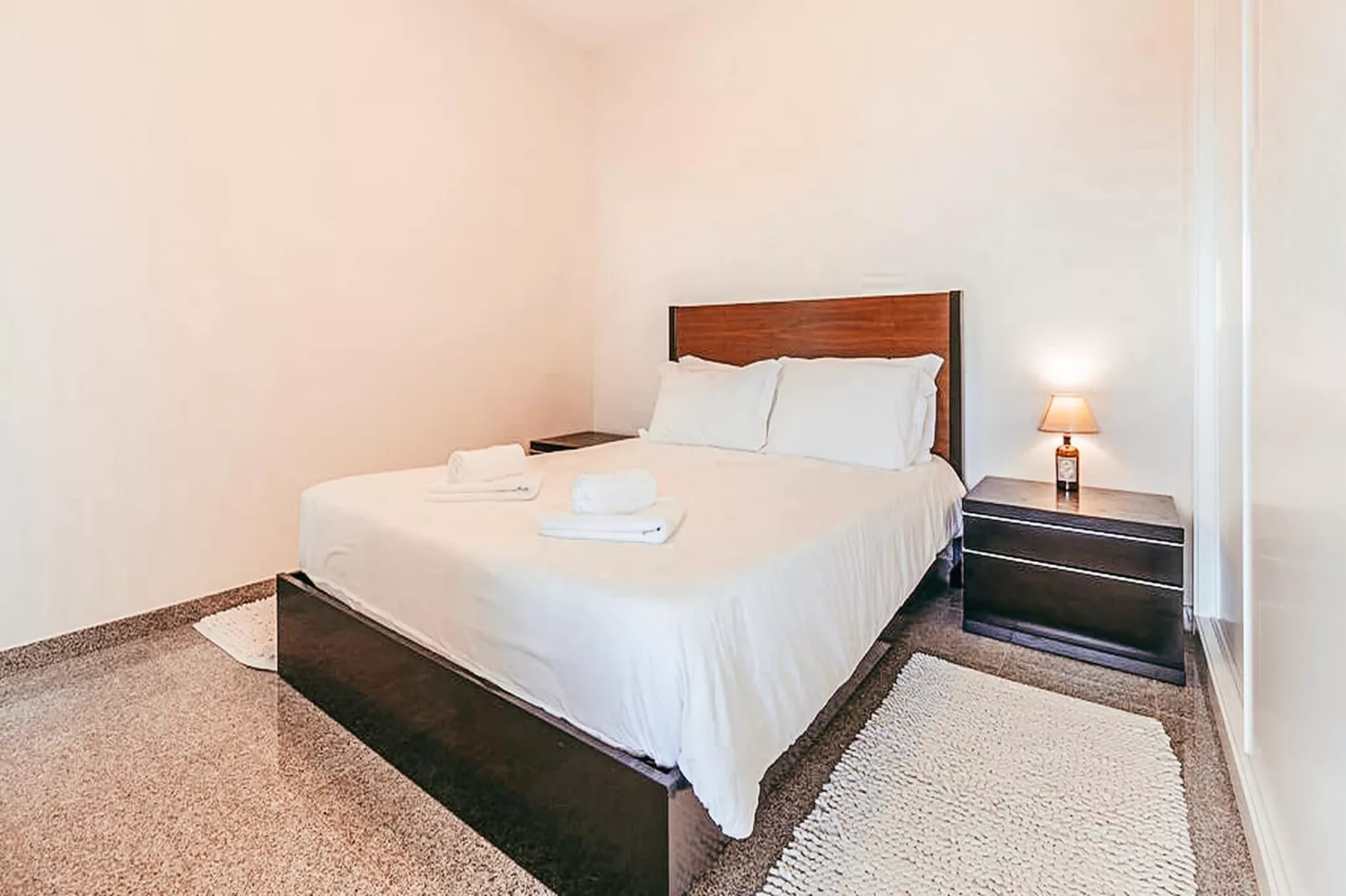 Trendy Apartment River View By Gthouse - Slaapkamer