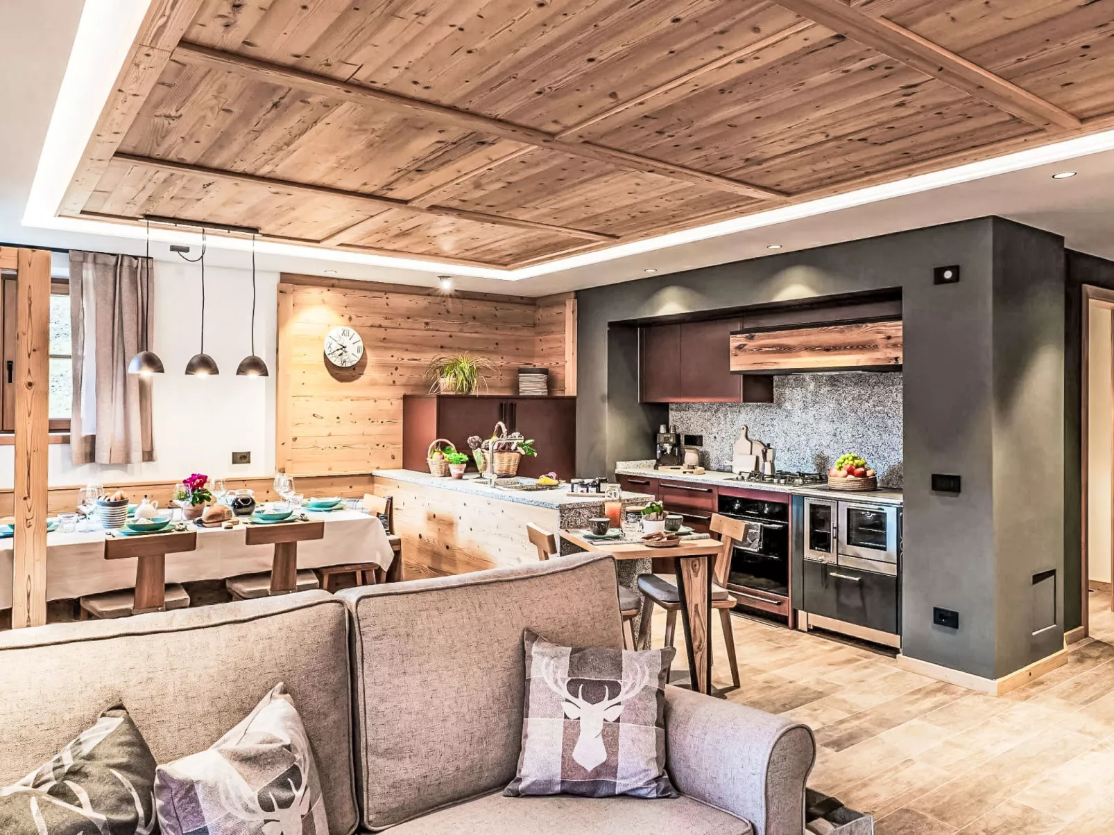 La Granda e la Piciola-Binnen