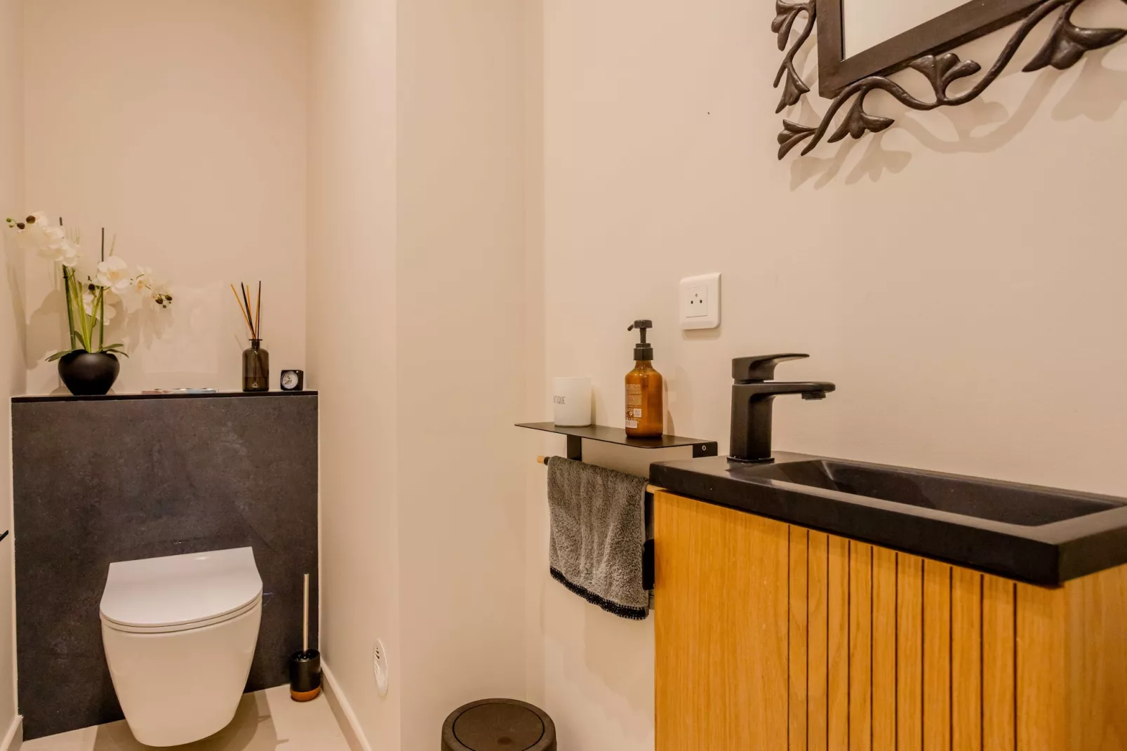 MB-2-PINS-M-Niet-getagd