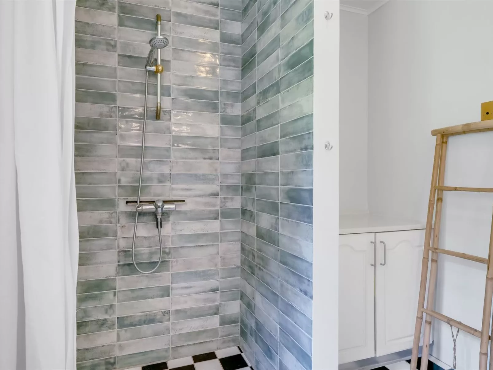 "Virve" - 100m to the fjord - Binnen