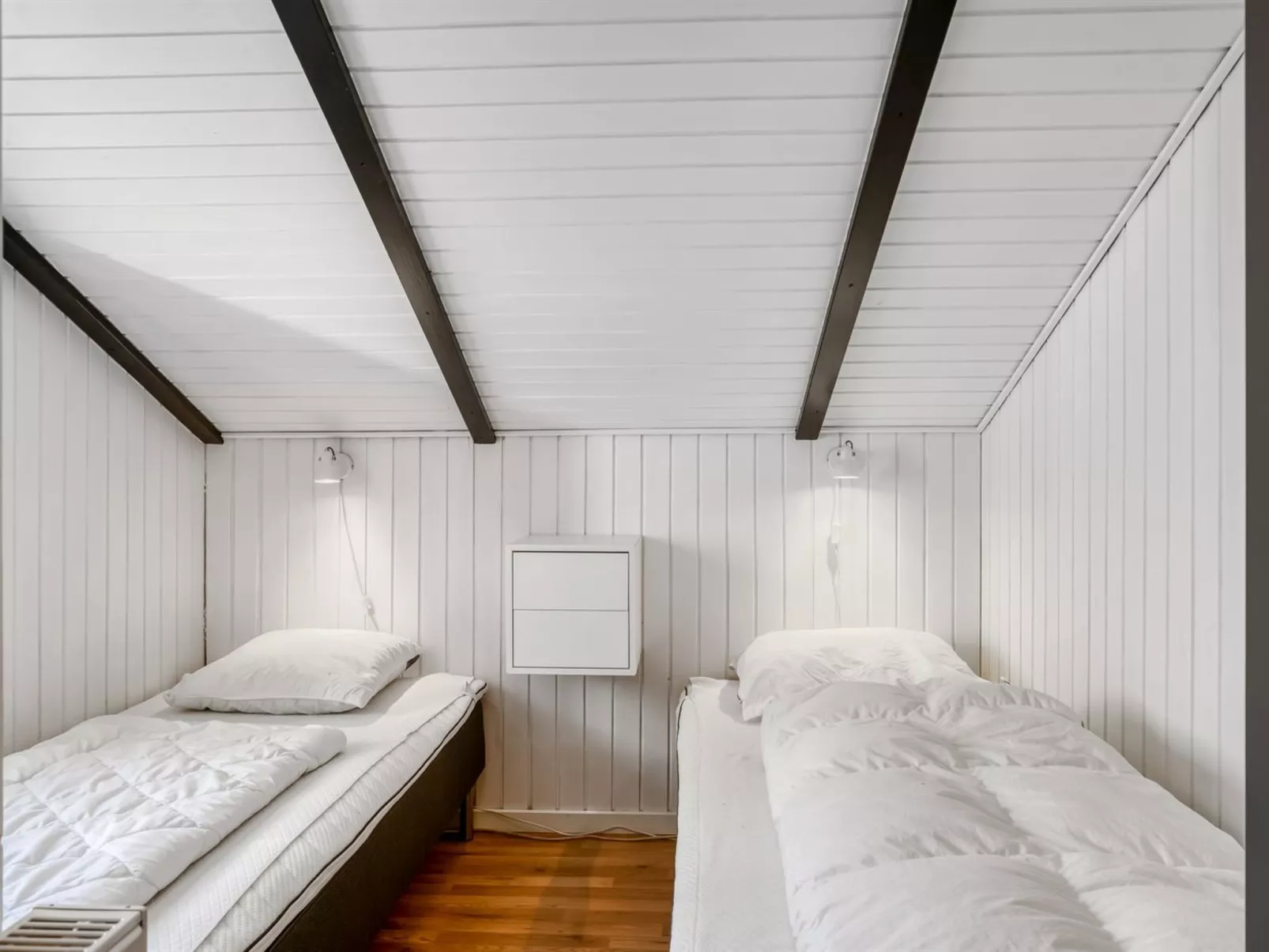 "Månviva" - 250m from the sea - Binnen