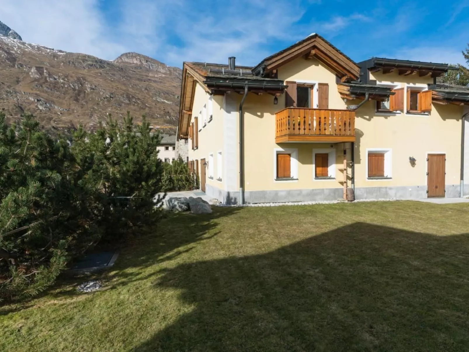 Chesa Trais FluorsC3 - Image-tags.info