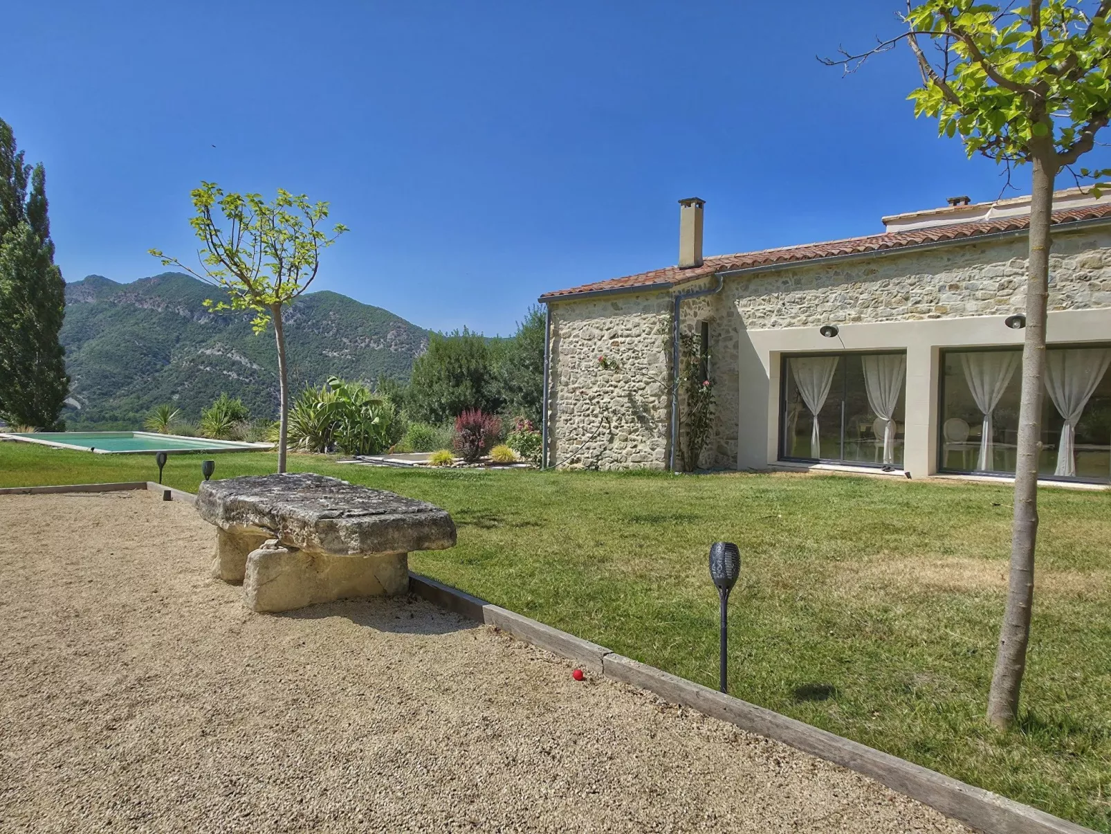 Bauernhaus aus Stein mit schöner Aussicht "Mas de Lysis". - Image-tags.info