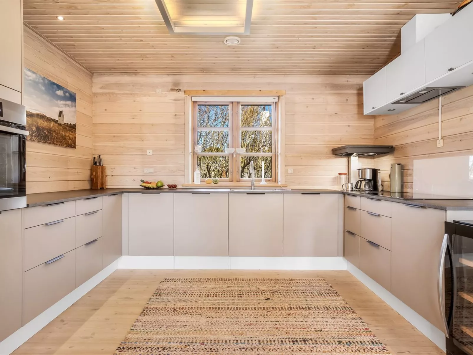 "Uolevi" - 600m from the sea - Binnen