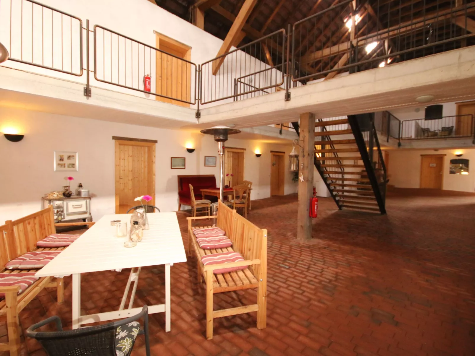 Landgut mit Dachterrasse - Binnen