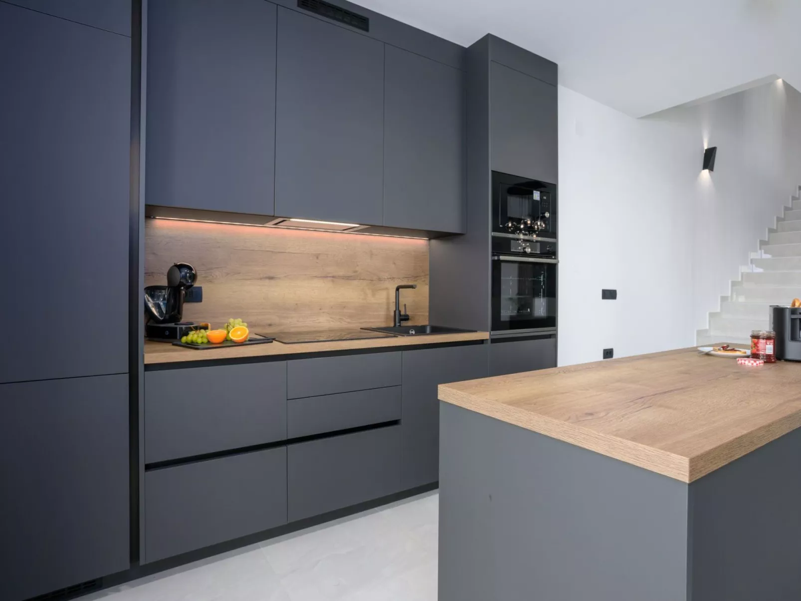 Neue moderne Villa mit Pool in der Nähe von dem - Image-tags.info