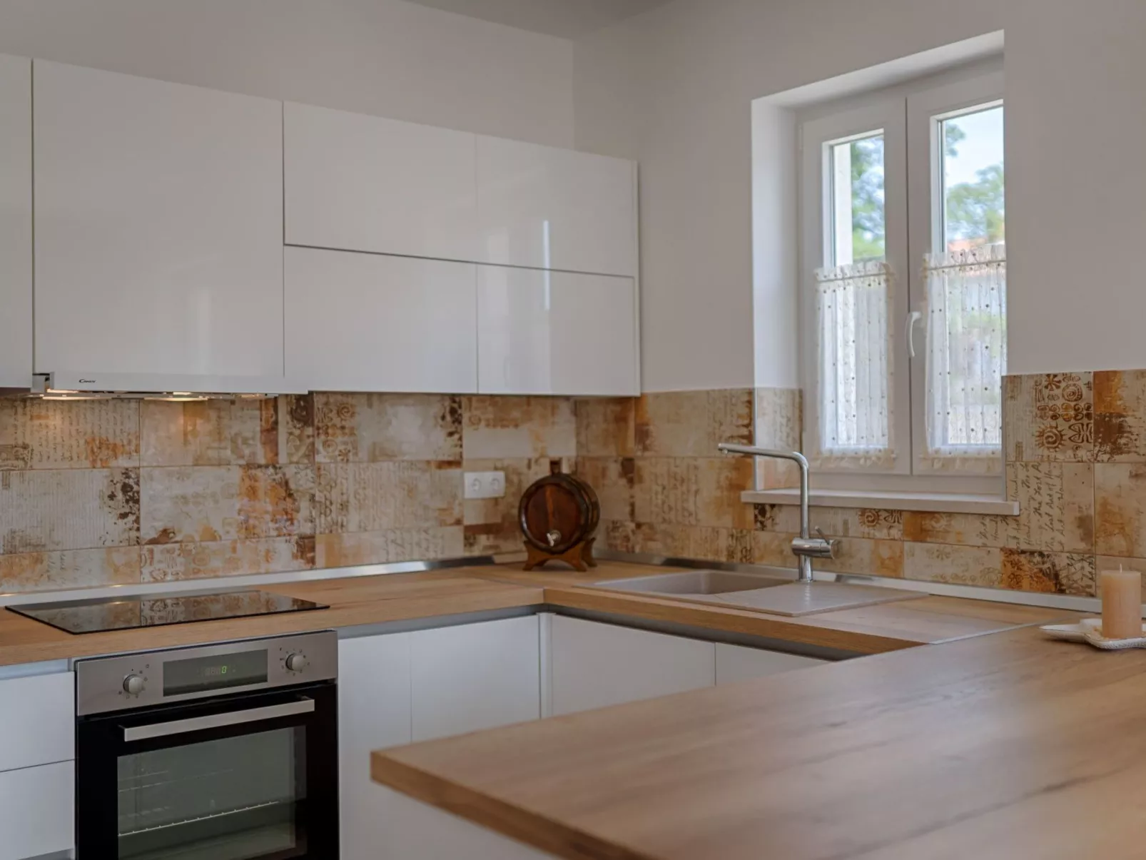 Haus in Pinezići mit privatem Pool - Image-tags.info