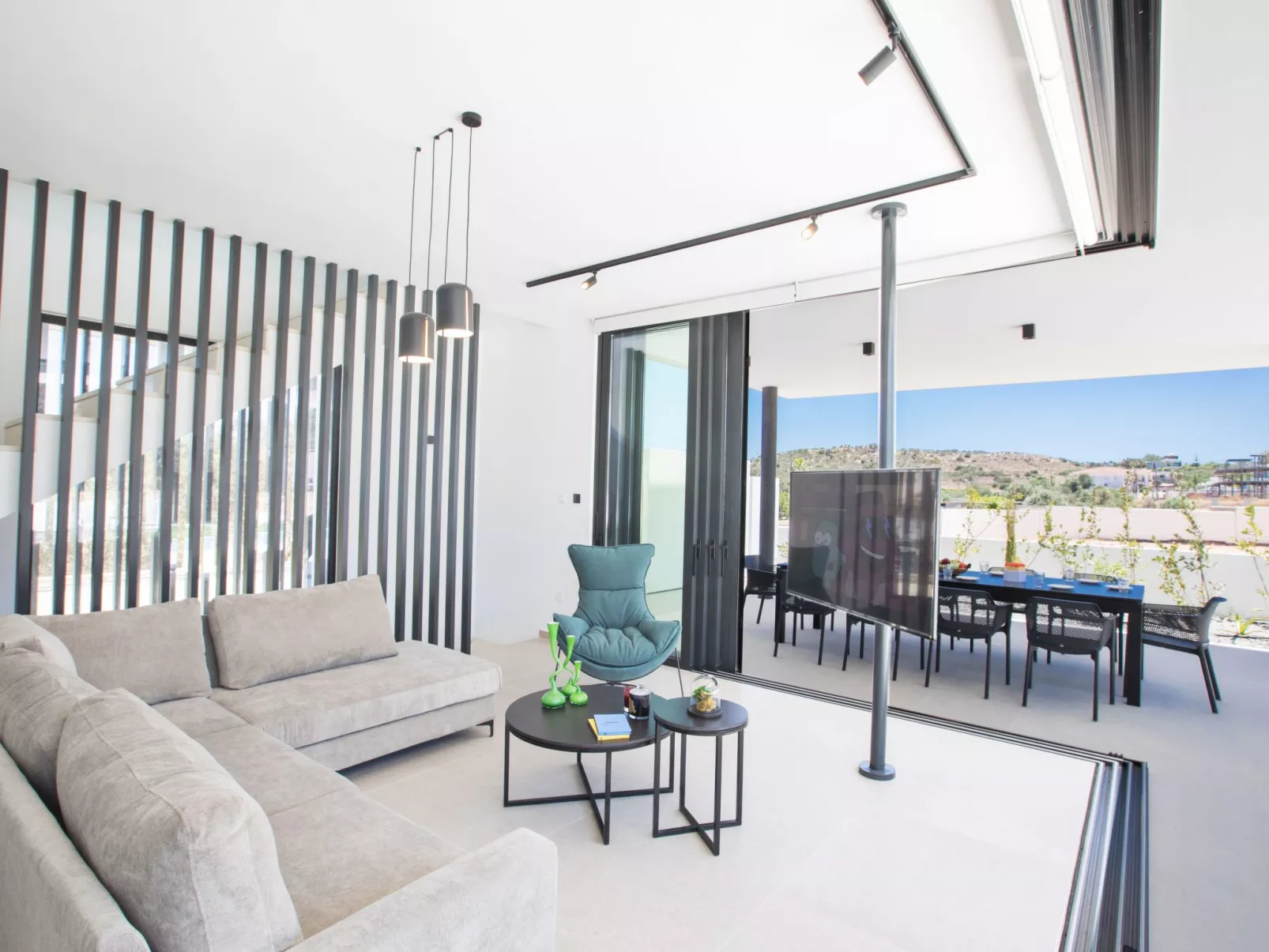 Geräumige Villa mit großem Garten und Pool - Image-tags.info