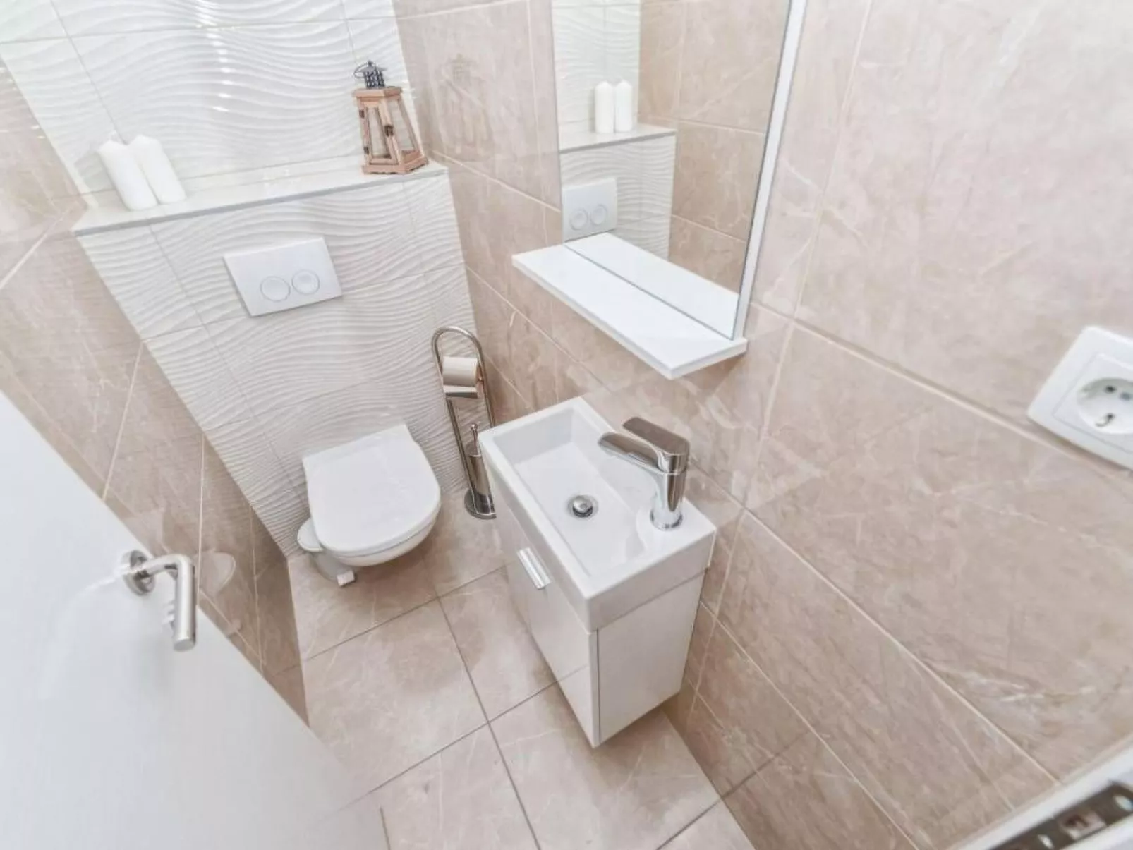 Strandhaus mit Pool in Meeresnähe - Image-tags.info