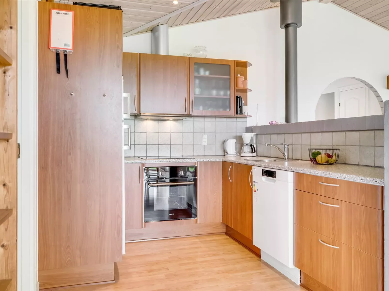 "Elnur" - 200m to the fjord - Binnen