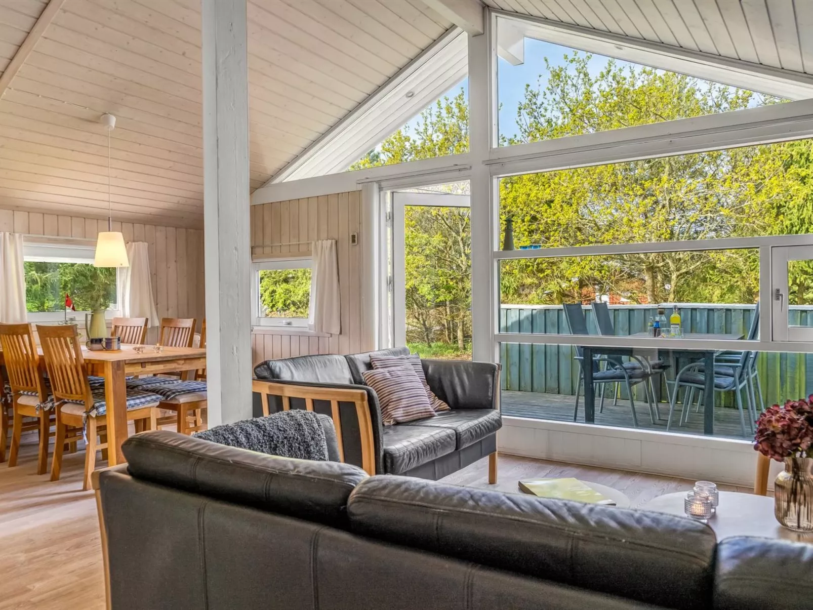 "Josef" - 1.2km from the sea - Binnen