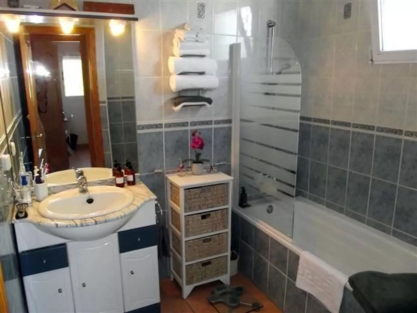 Villa im spanischen Stil mit großem Pool und ein - Binnen