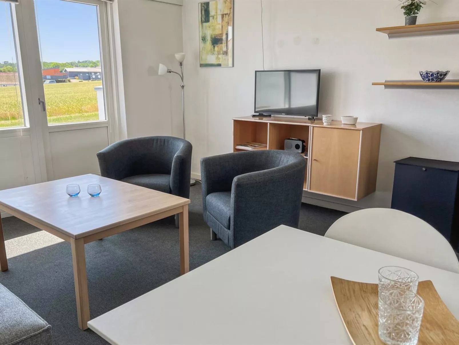 "Kirsti" - 300m from the sea - Binnen