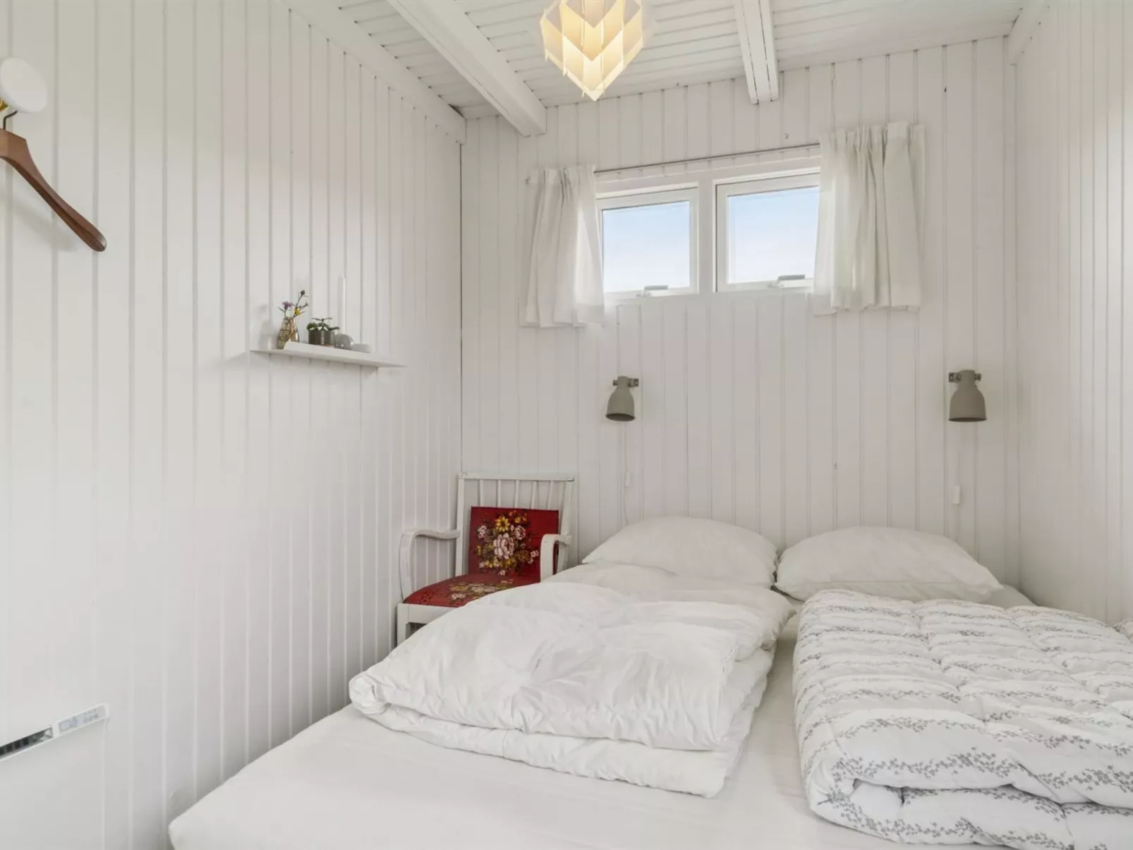 "Bjarni" - 180m from the sea - Binnen