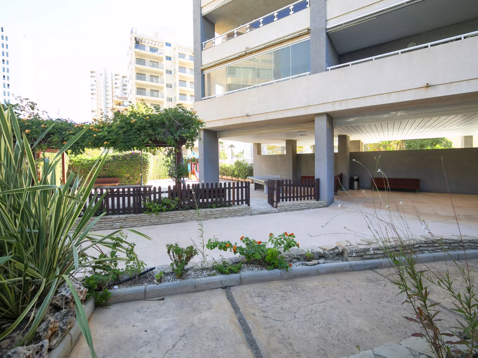 Apolo XVIII - Buiten