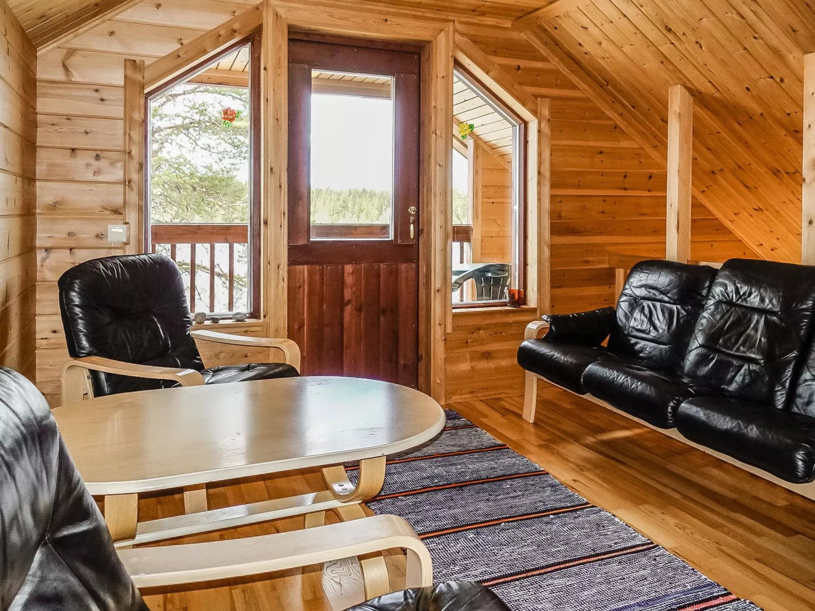 Luongasloma 2 - Binnen