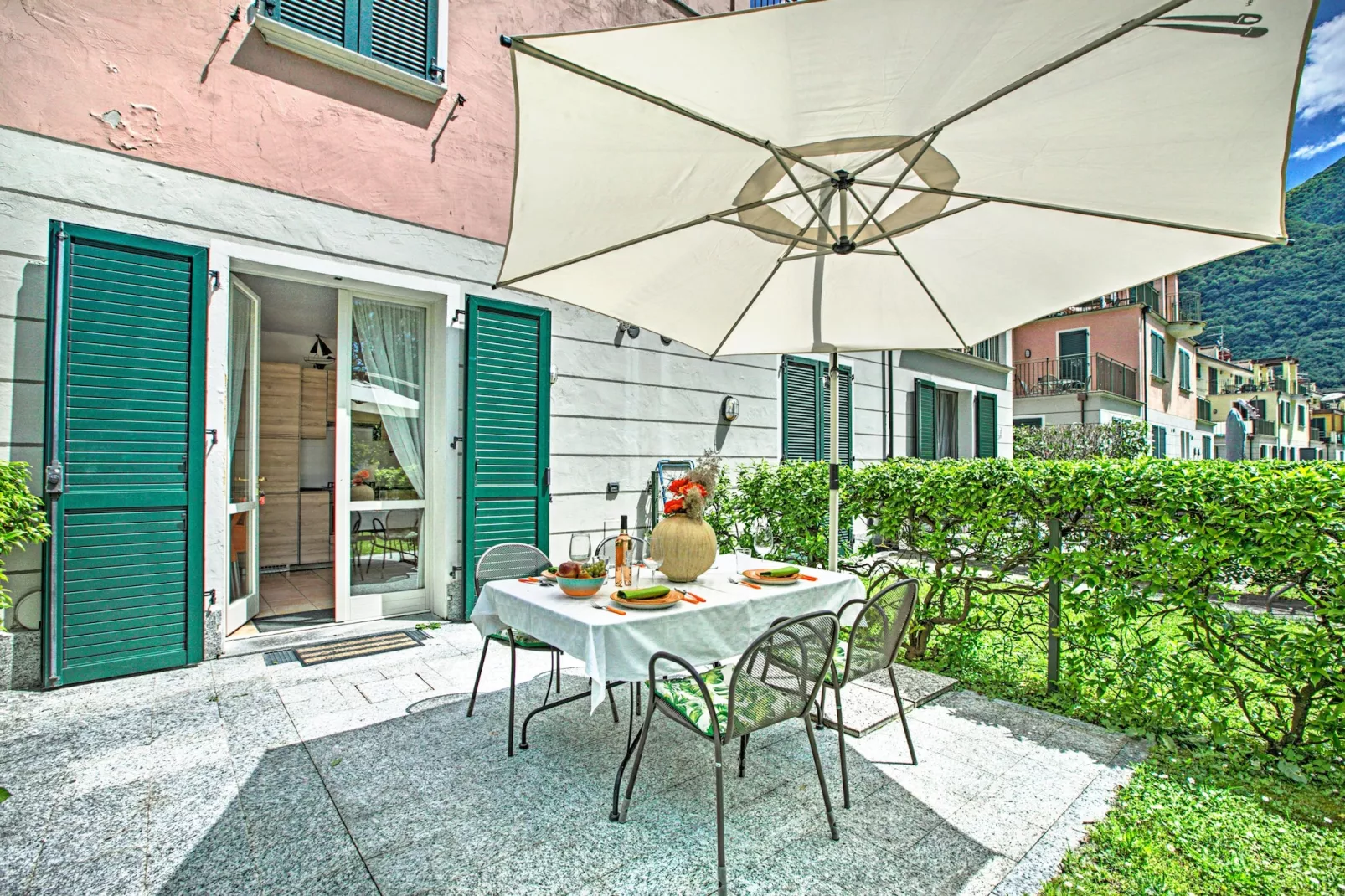 RESIDENCE PORTO LETIZIA - VILLAS-BILOCALE 4 PAX VISTA LAGO PLUS 8215 - V1LP4 - Terrasbalkon