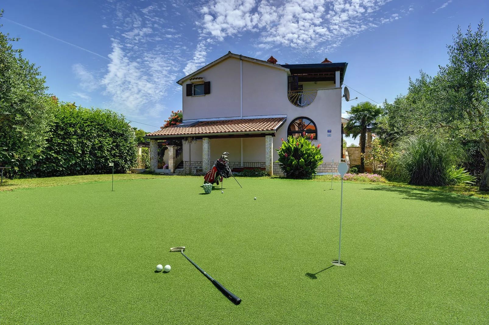 Villa Golf House-Buitenkant zomer