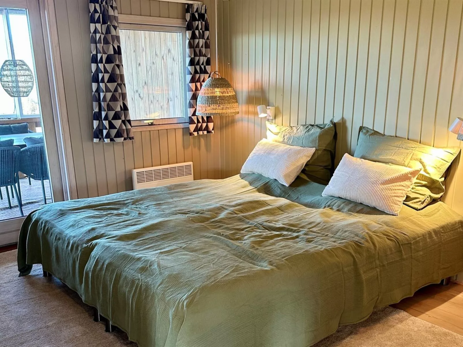 "Sighbiorn" - 150m to the fjord-Binnen