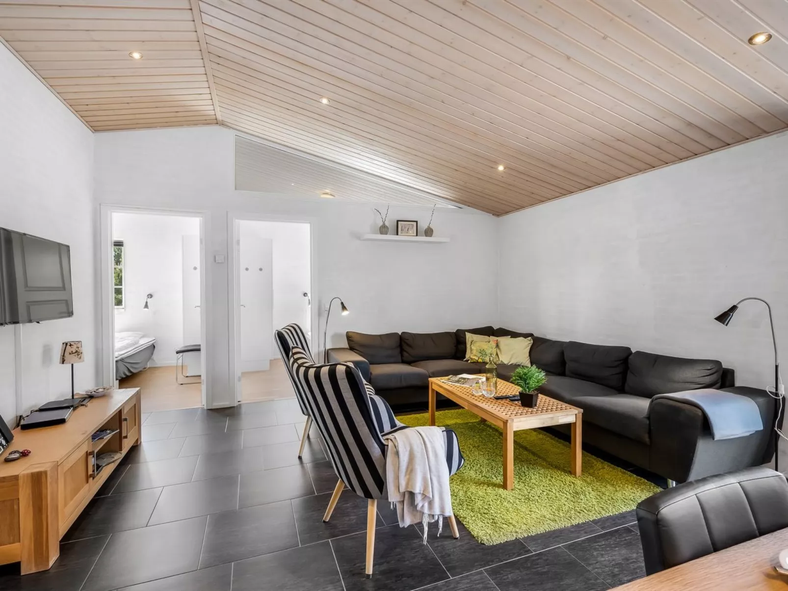 "Merit" - 3.2km from the sea - Binnen