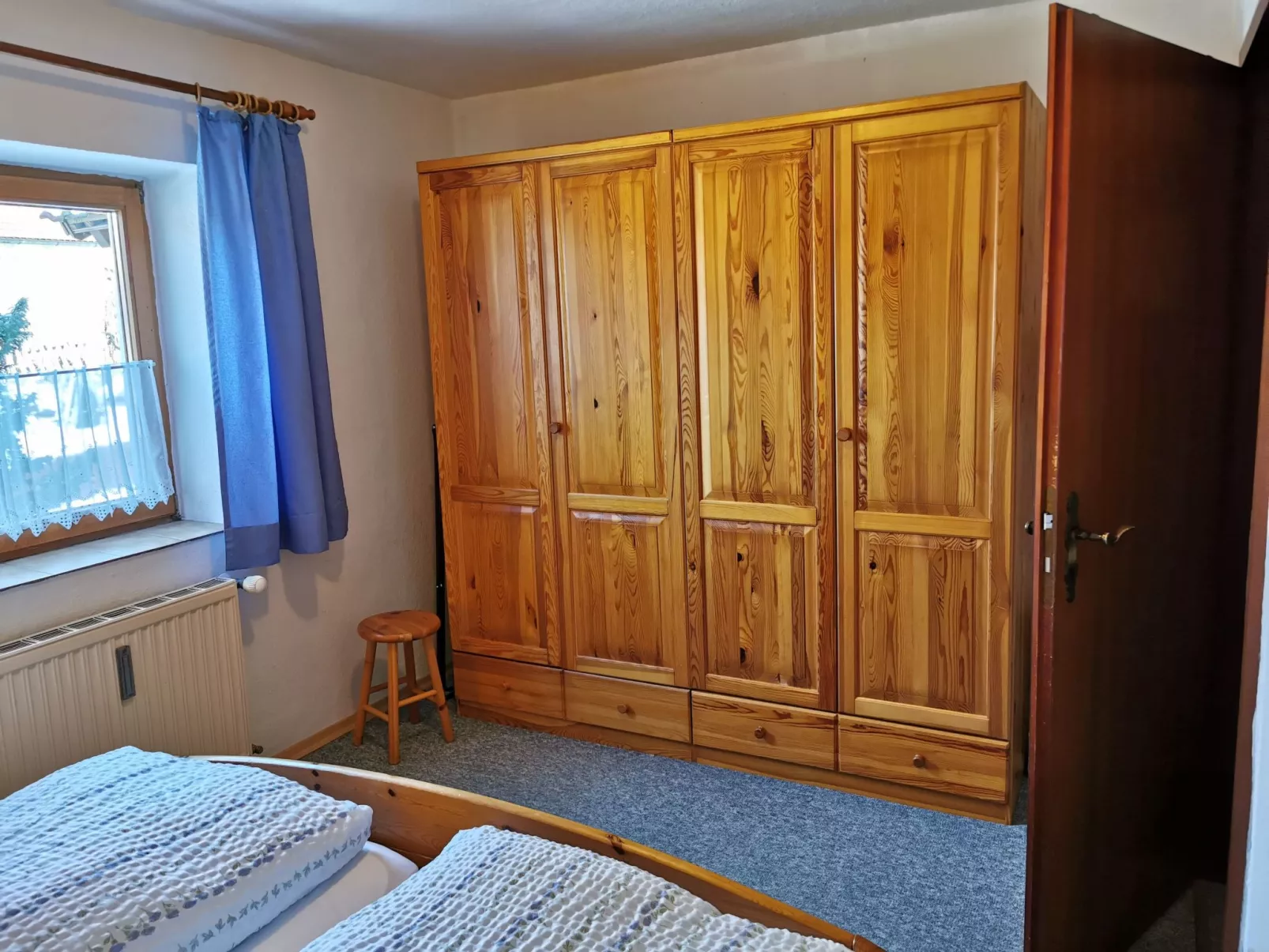 Wohnung mit einem schönen großen Balkon - Image-tags.info