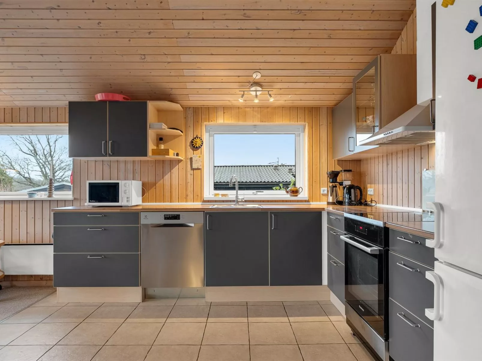 "Filisha" - 200m from the sea - Binnen