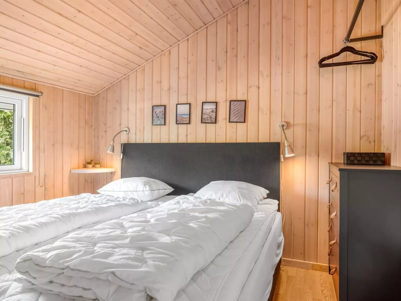 "Alisa" - 1.9km from the sea - Binnen