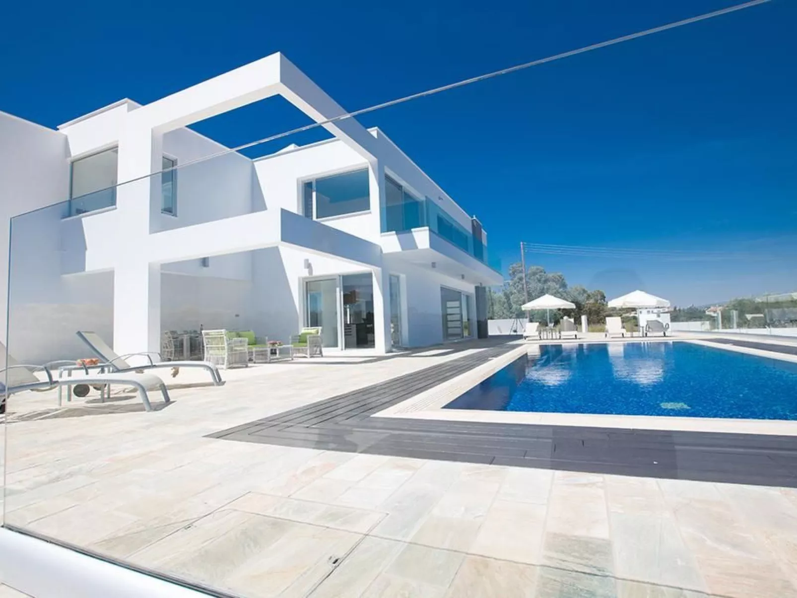 Moderne 3-Schlafzimmer-Villa mit atemberaubendem Meerblick - Image-tags.info