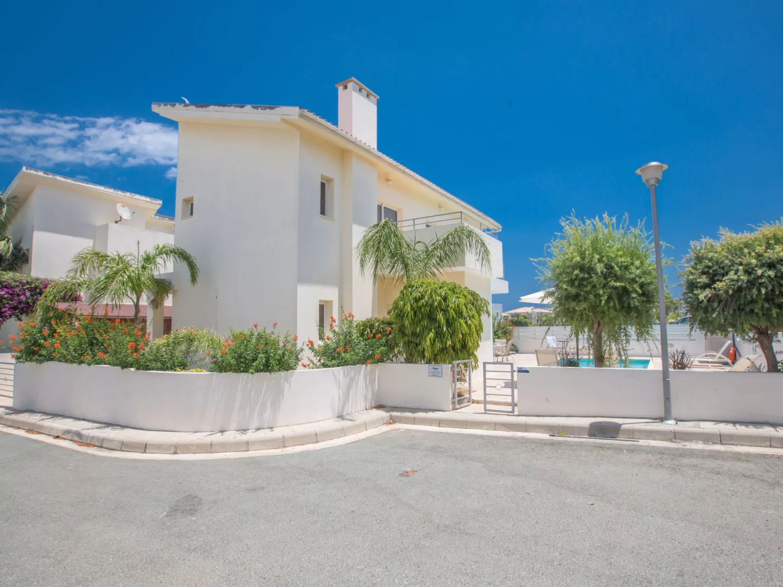 Helle Ferienvilla mit Pool - Image-tags.info