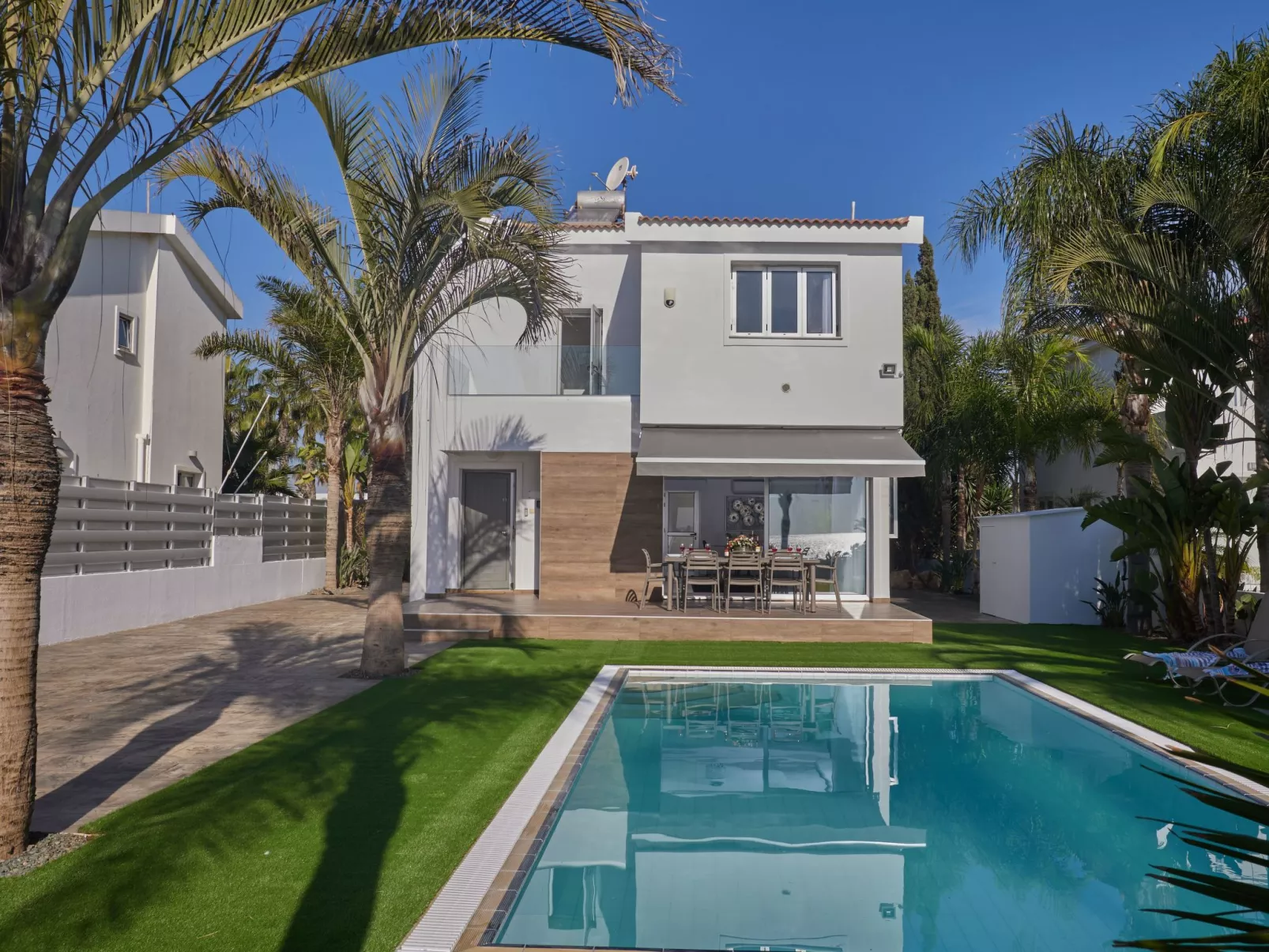 Moderne, geräumige Ferienvilla - Image-tags.info