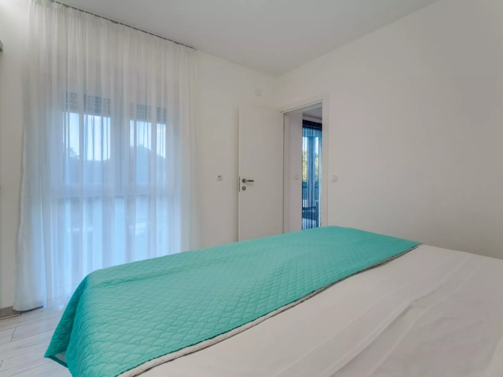 Neue Villa mit Pool und Meerblick - Image-tags.info