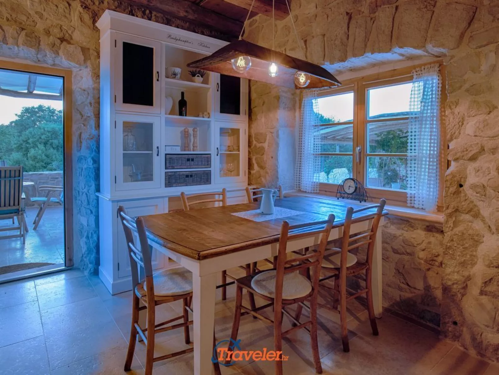 Schöne Steinvilla mit beheiztem Pool und Sauna - Image-tags.info