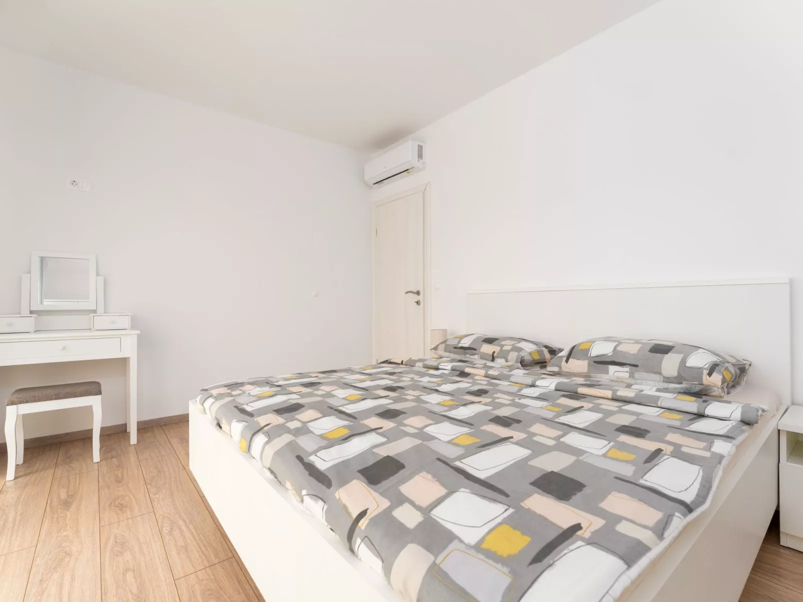 Schöne neue Villa mit Pool in Strandnähe - Image-tags.info