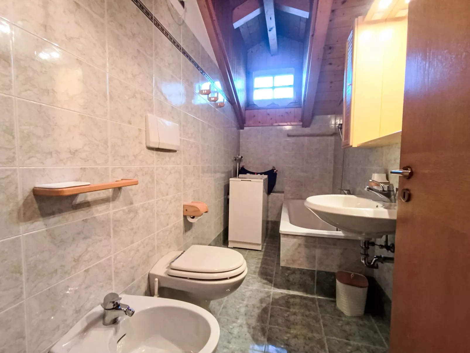 Cesa sot Larsec - Binnen