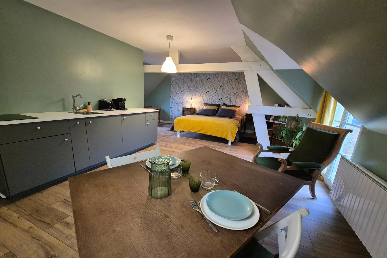 Studio au 1er étage - Slaapkamer