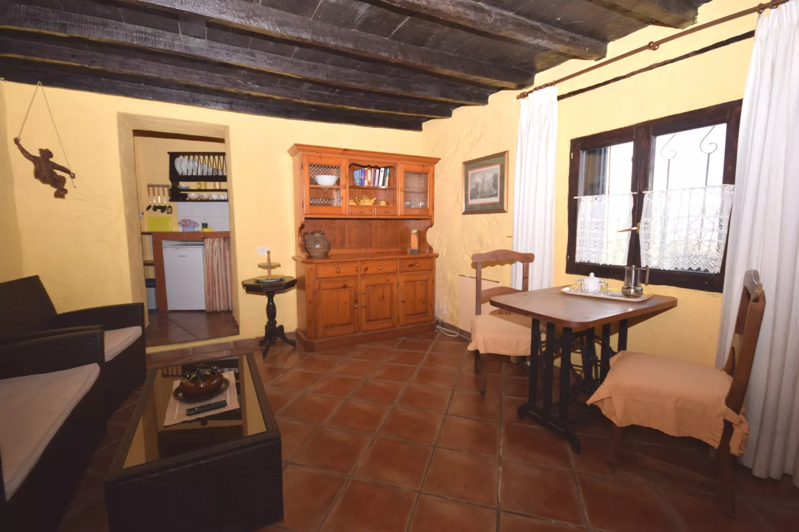 Apartamentos Monasterio de San Antonio 1 - Woonkamer