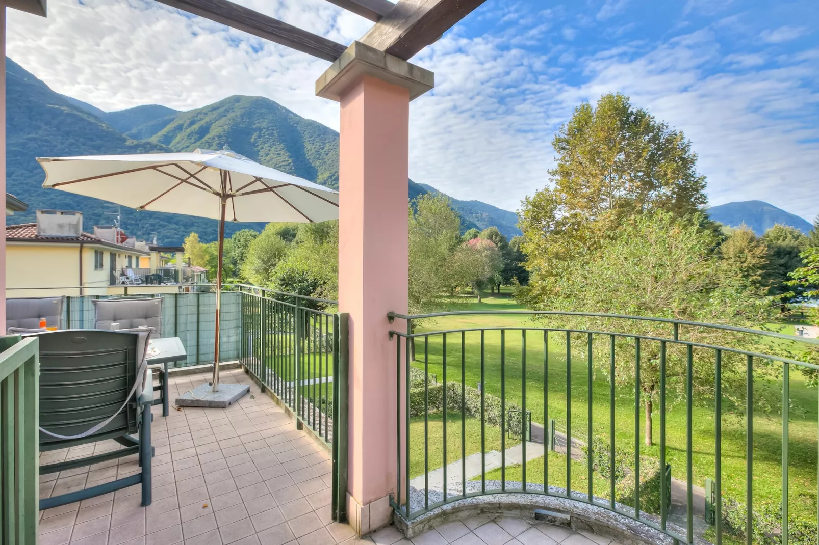 RESIDENCE PORTO LETIZIA - VILLAS-STUDIO 4 PAX VISTA LAGO PLUS 8213 - VSLP4 - Terrasbalkon