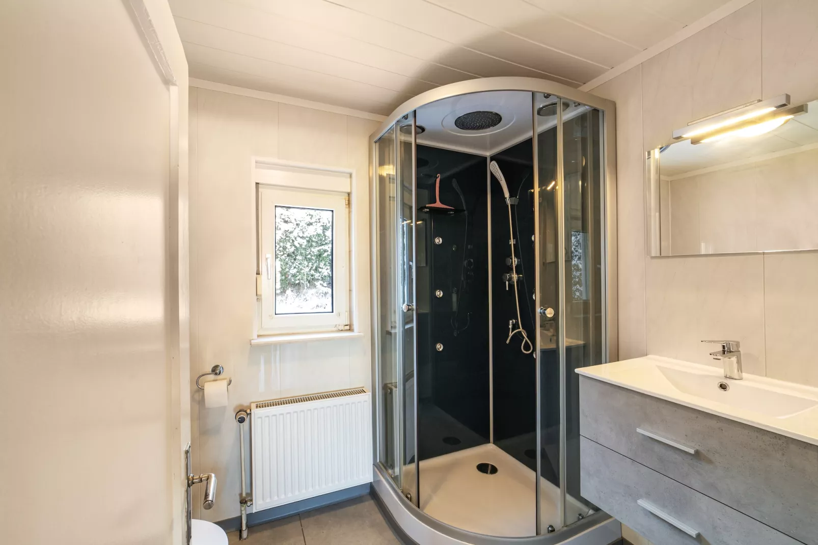 Ruhrquelle - Badkamer