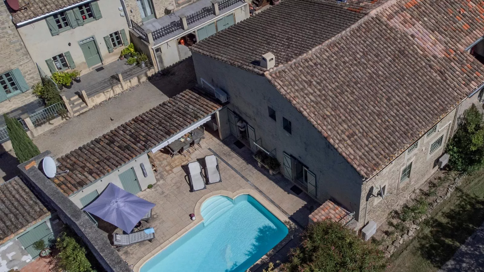 Lécurie - Buitenkant zomer