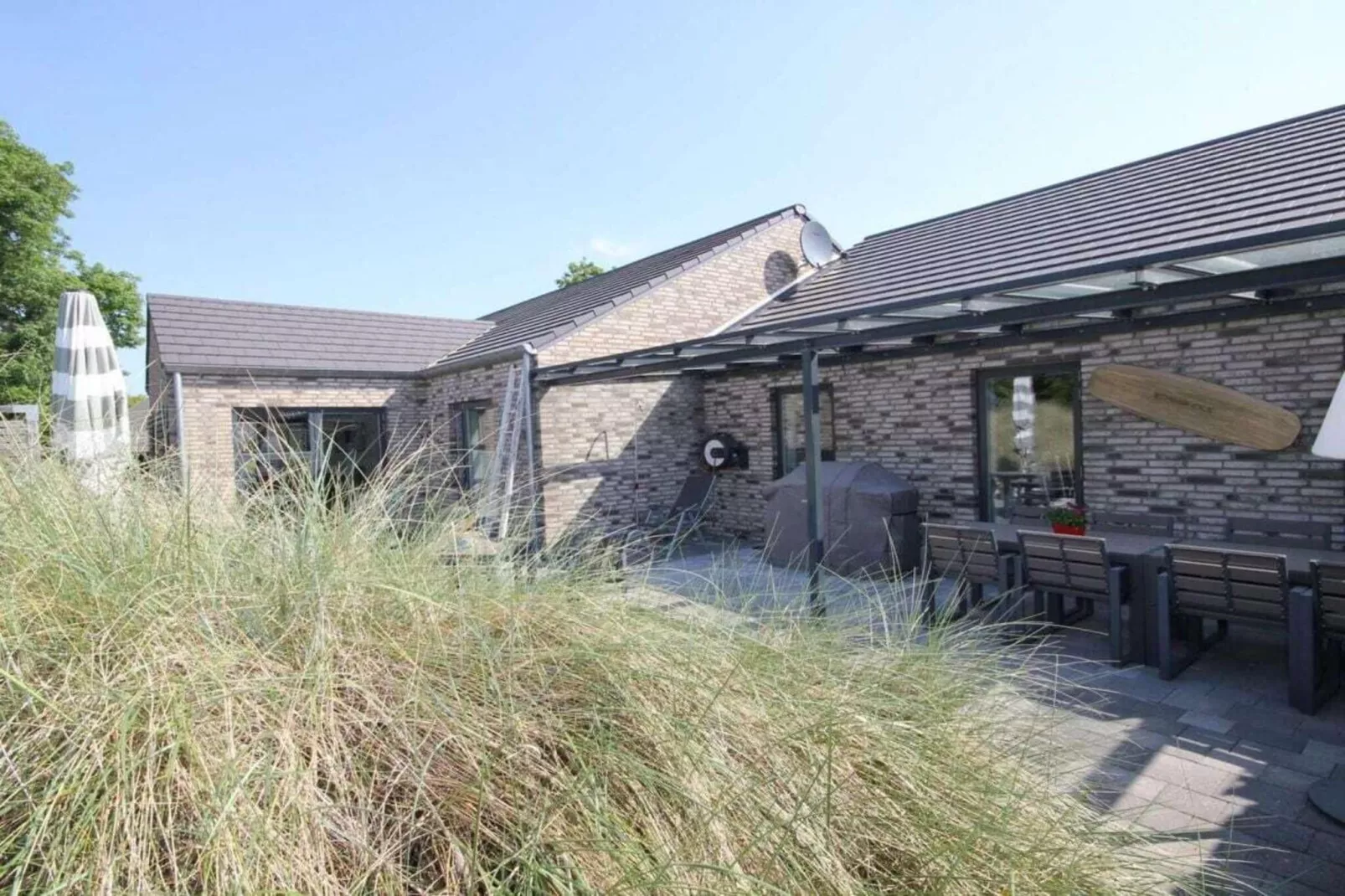 322076 - Buitenkant zomer