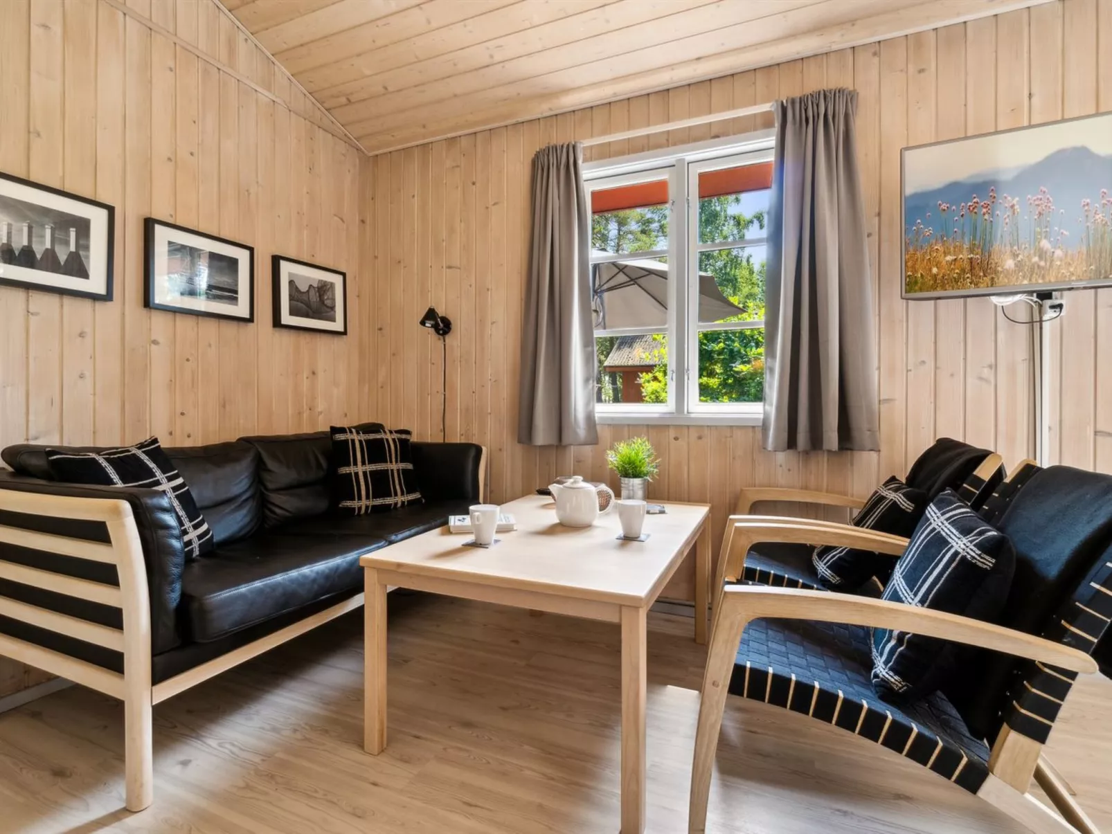 "Wale" - 100m from the sea-Binnen