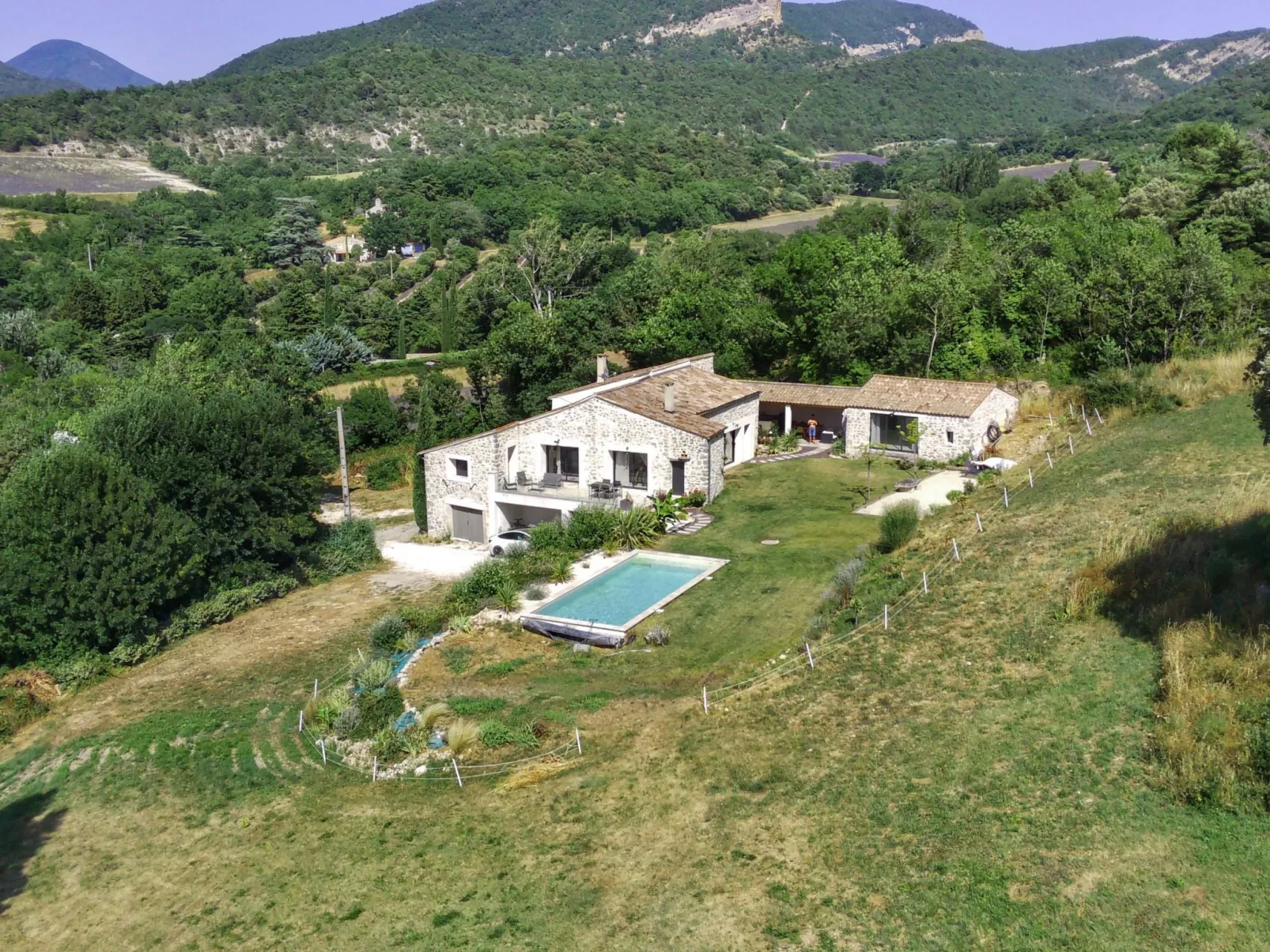 Bauernhaus aus Stein mit schöner Aussicht "Mas de Lysis". - Image-tags.info