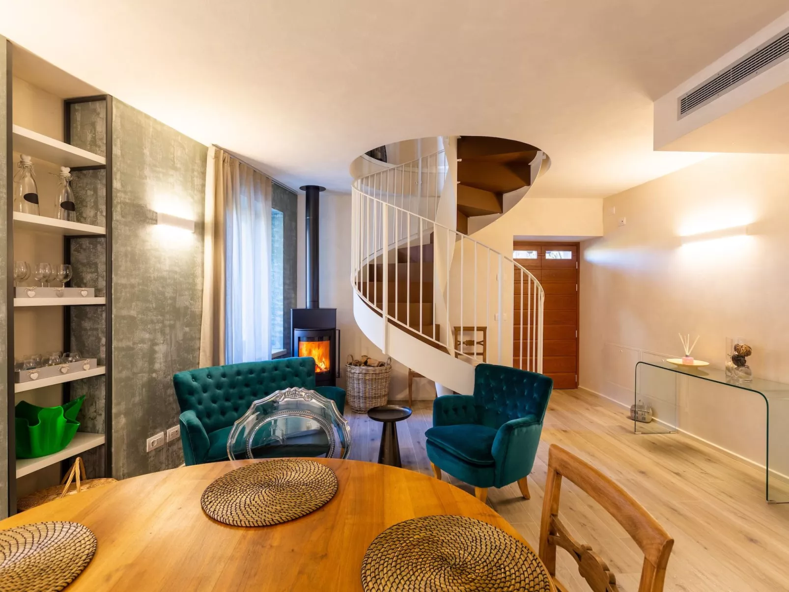 Wohnung in Voltino mit Privatparkplatz - Image-tags.info