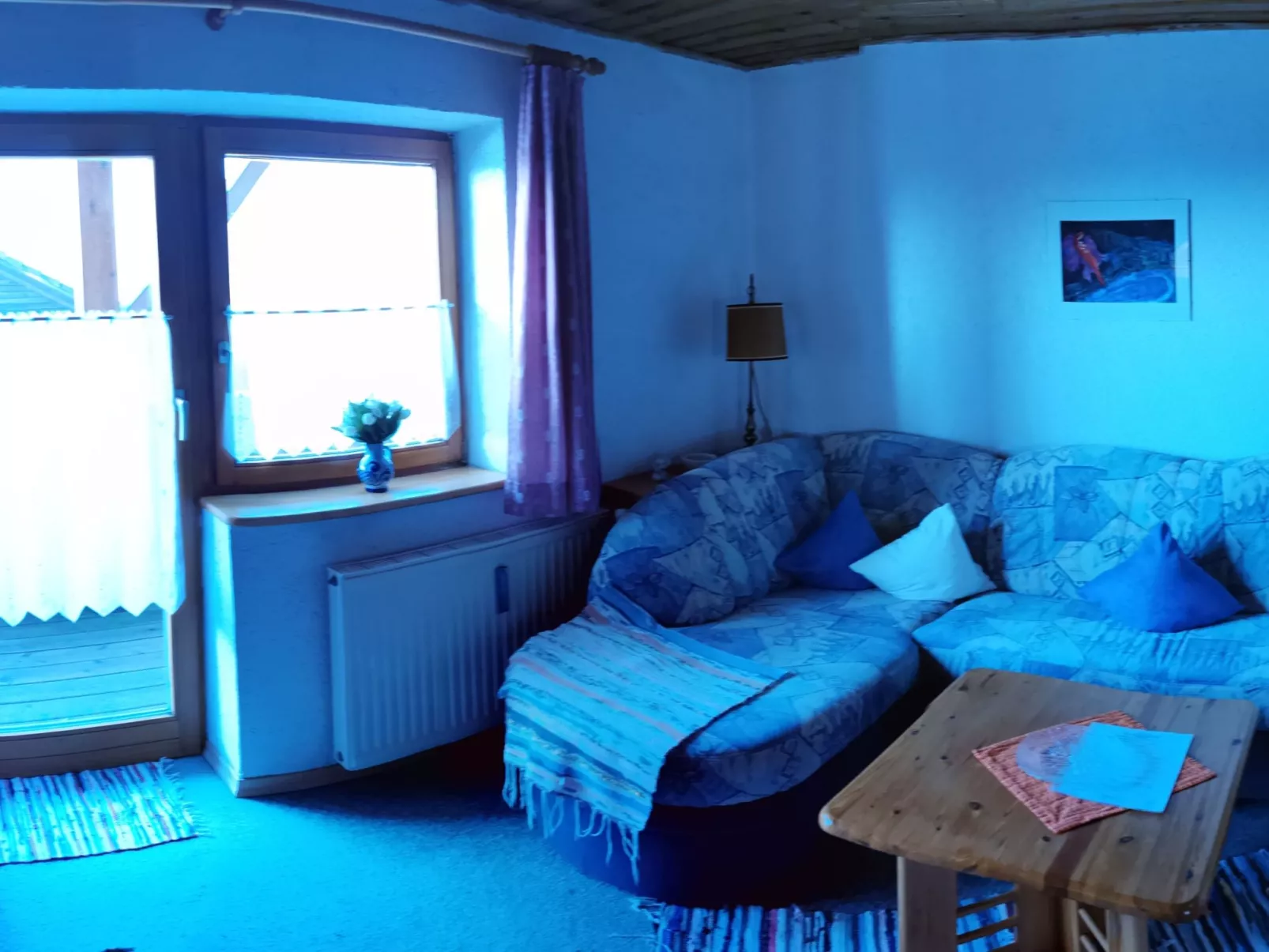 Mit komplett eingerichteter Küchenzeile im Wohnraum - Image-tags.info