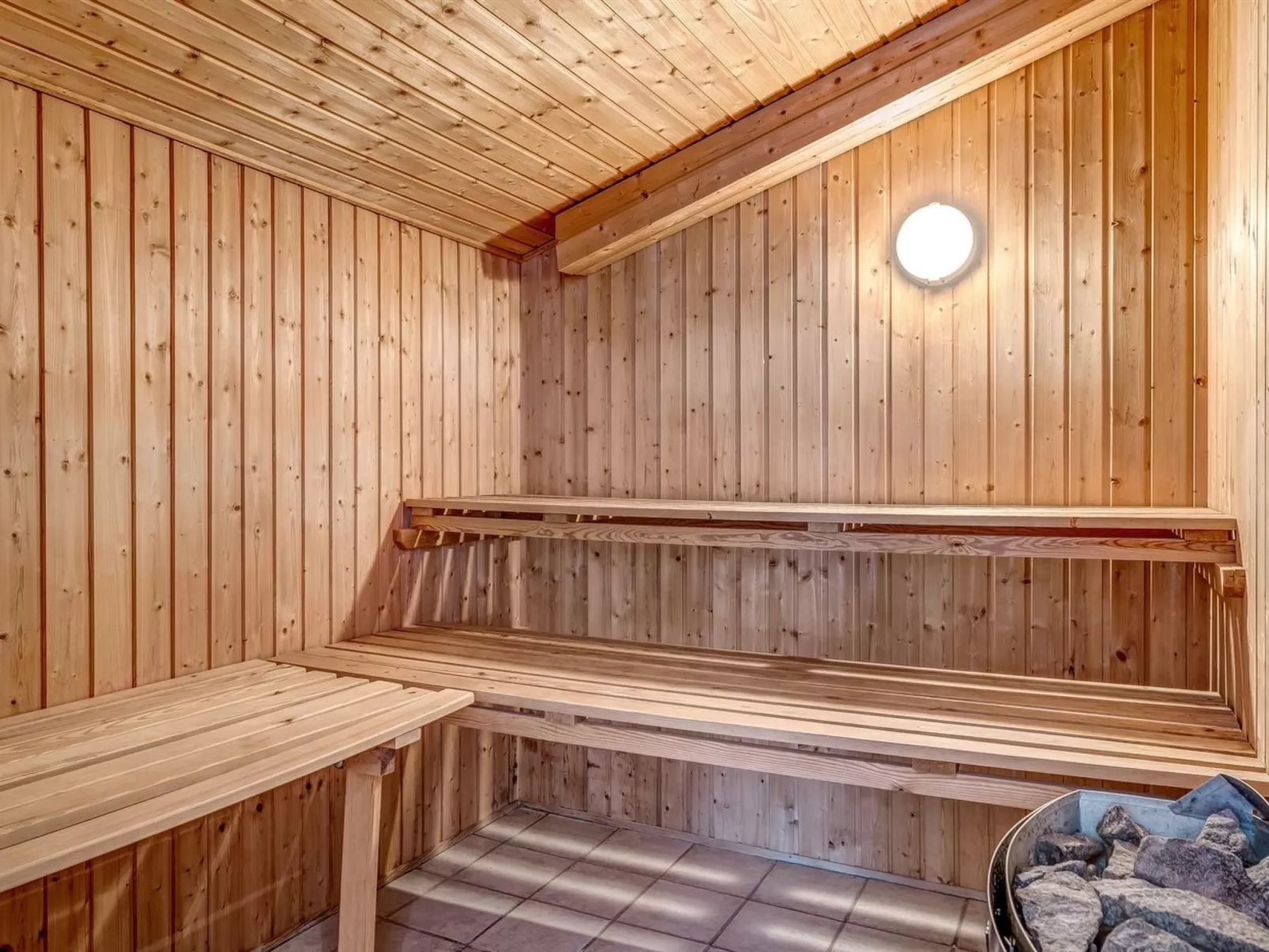 "Galmand" - 75m to the fjord - Binnen