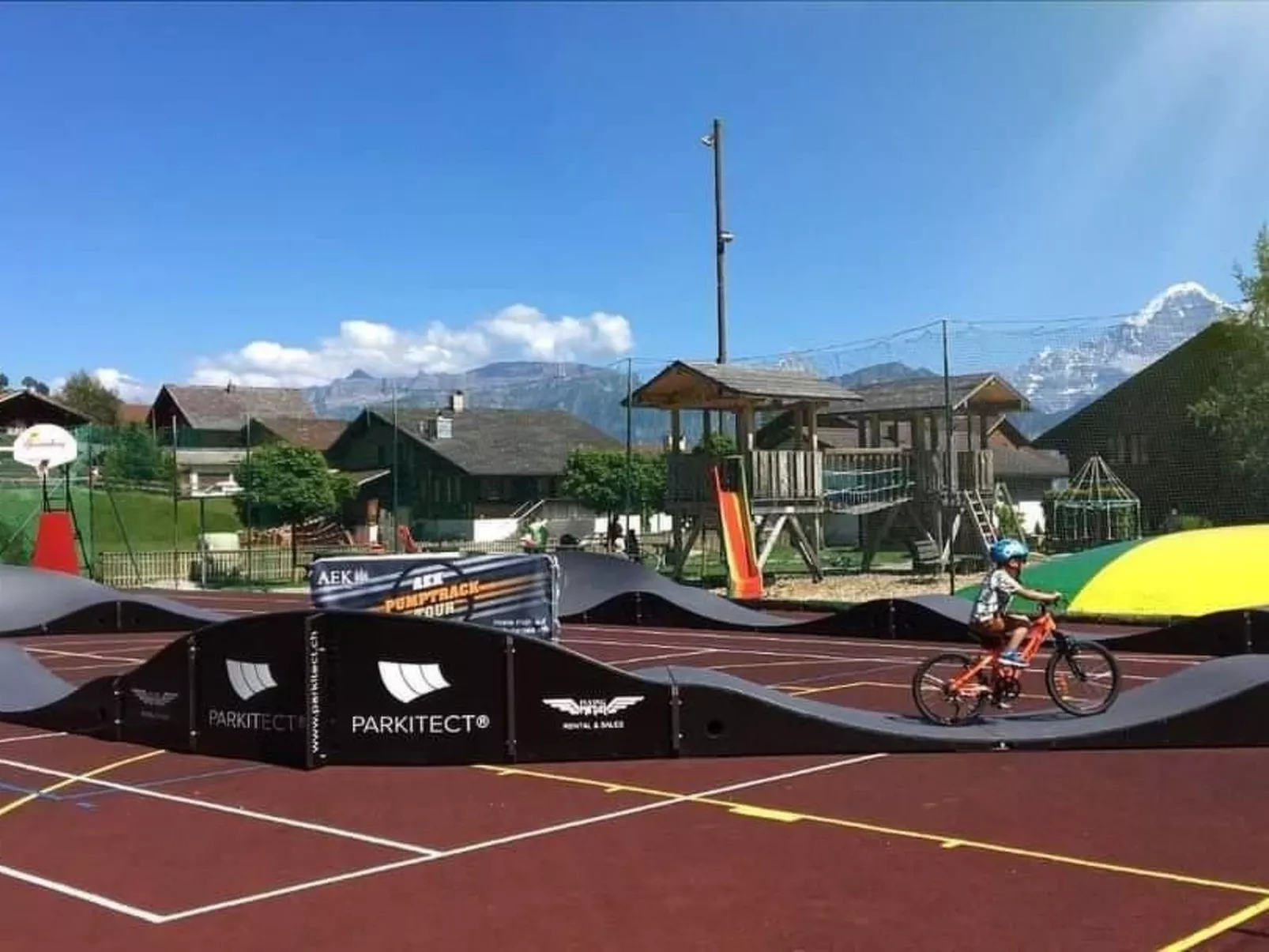 Chalet Lilo Big view - Image-tags.info