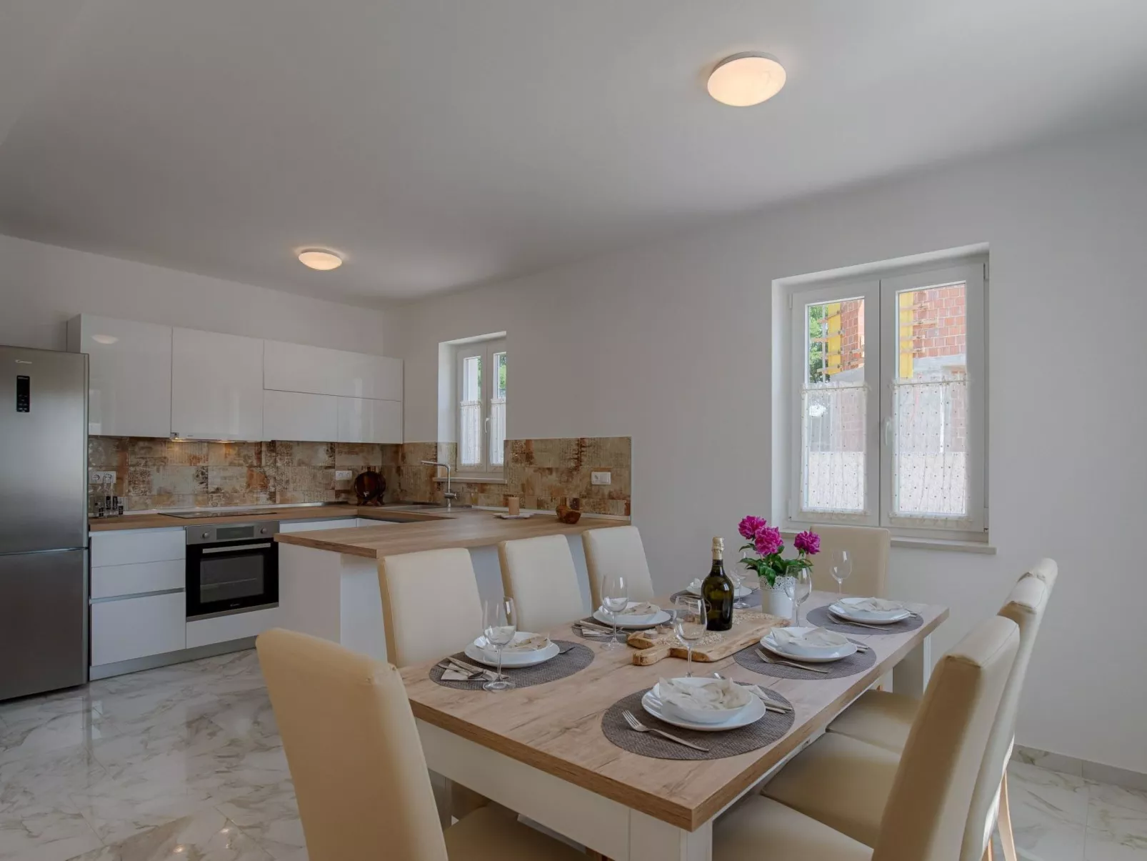 Haus in Pinezići mit privatem Pool - Image-tags.info